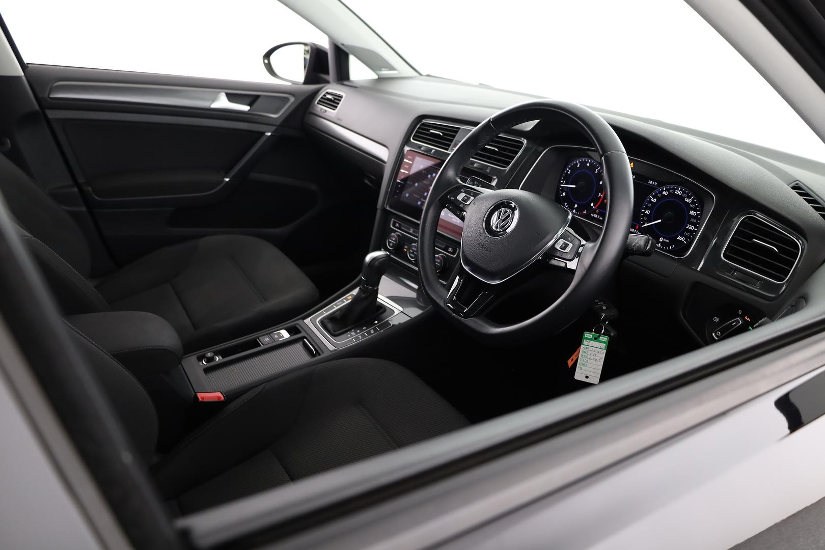 Volkswagen Golf image 4