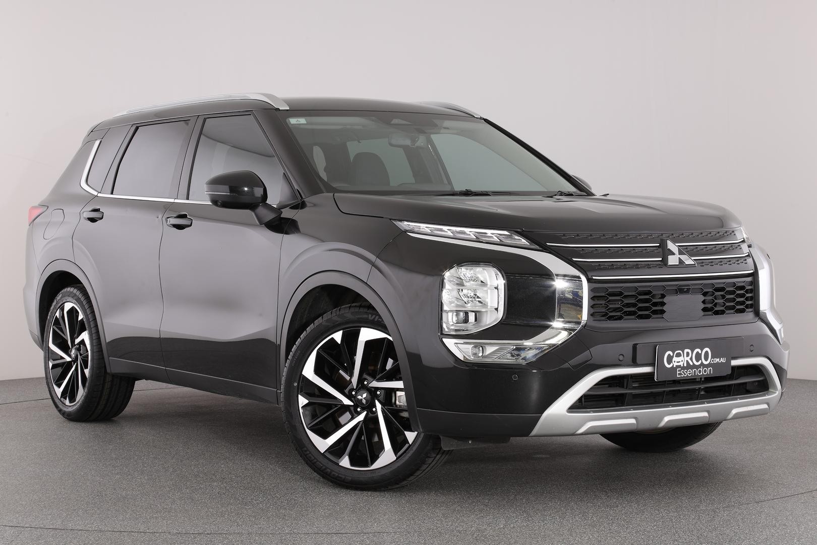 Mitsubishi Outlander image 1