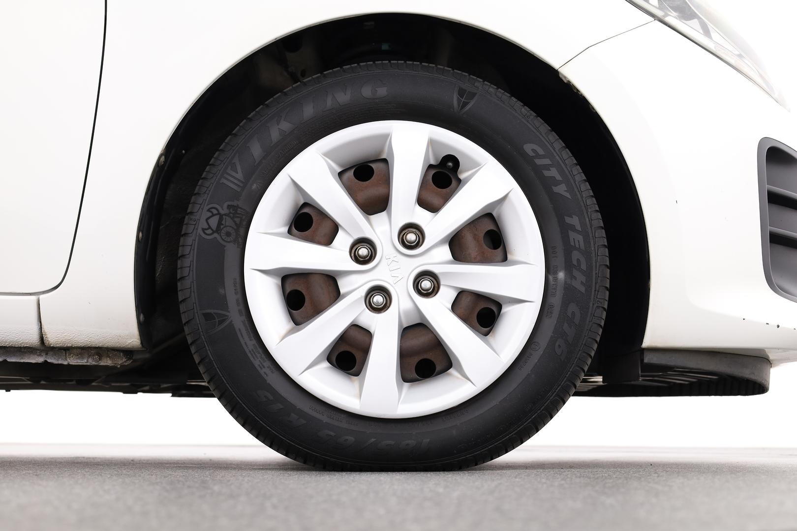 Kia Rio image 3