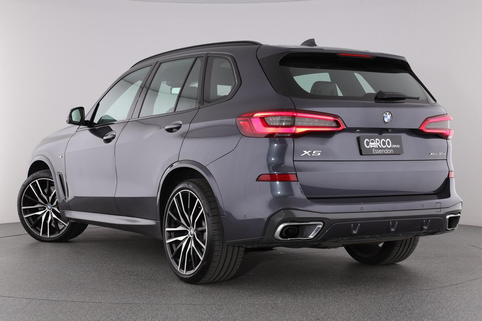 BMW X5 image 2
