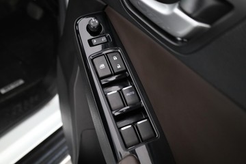 https://dvg-vehicle-assets.s3.amazonaws.com/C002367/e8aojkps2kubiwtiyazl0iedq.jpg
