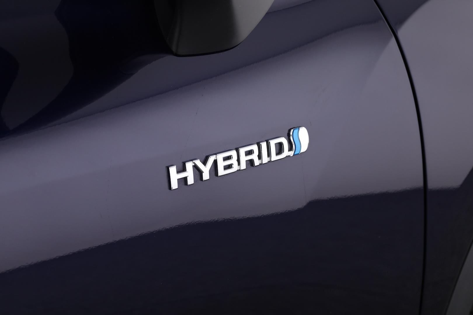 Toyota Kluger image 4