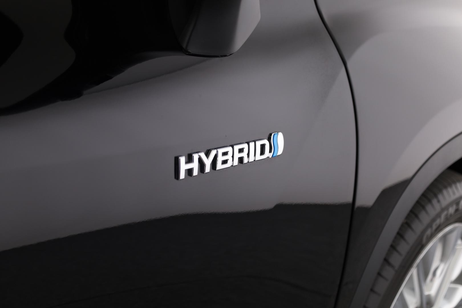 Toyota Kluger image 4