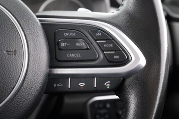 https://dvg-vehicle-assets.s3.amazonaws.com/C002380/bofah5jbxripjtviwbuzfxh4n.jpg