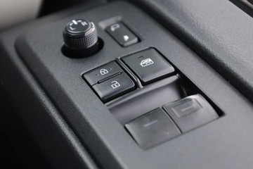https://dvg-vehicle-assets.s3.amazonaws.com/C002400/a2olke27d79rgwblfgr32e8cd.jpg