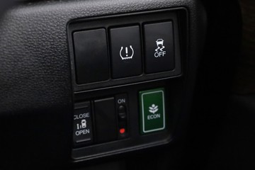 https://dvg-vehicle-assets.s3.amazonaws.com/C002406/emkg3jmfudrnkda204kgvvi8u.jpg