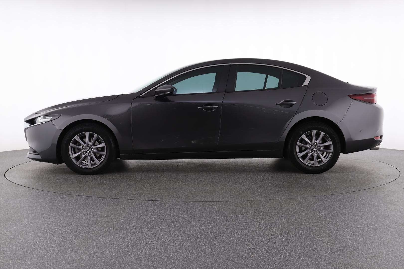 Mazda 3 image 2