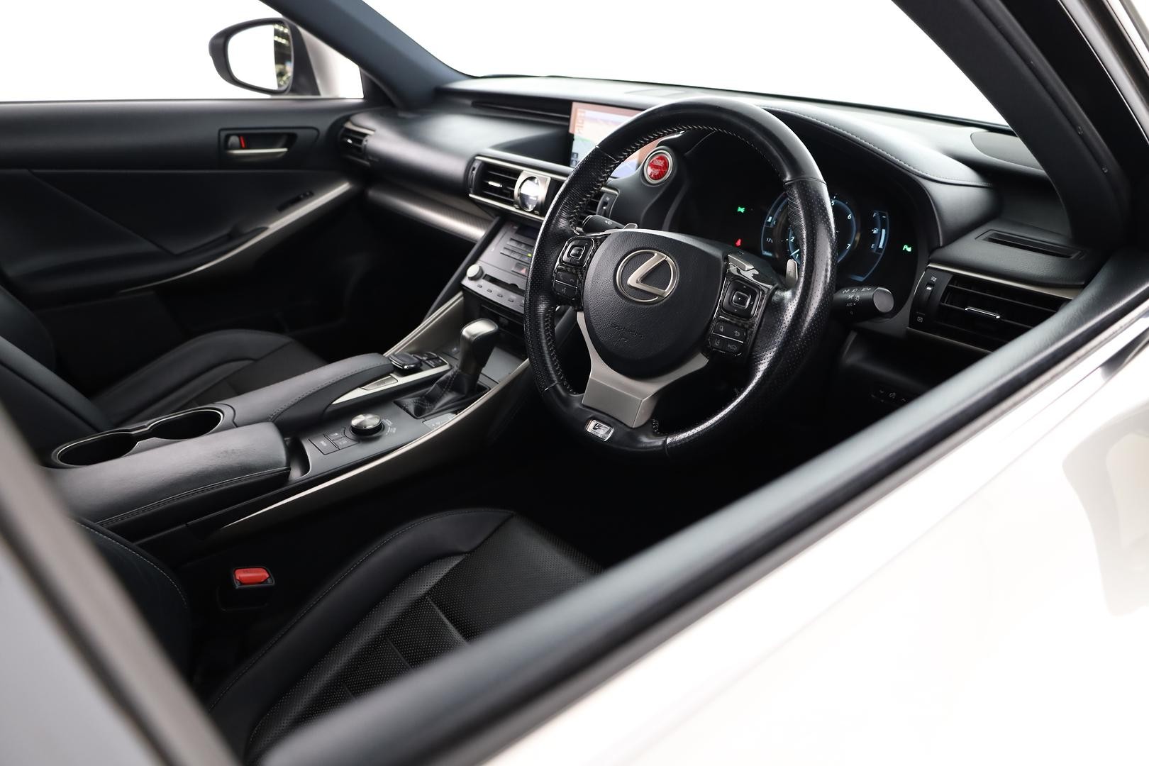 Lexus Is image 4