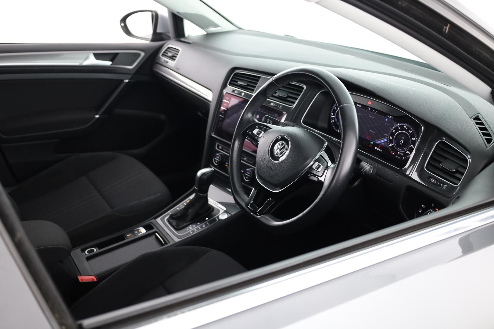 Volkswagen Golf image 4