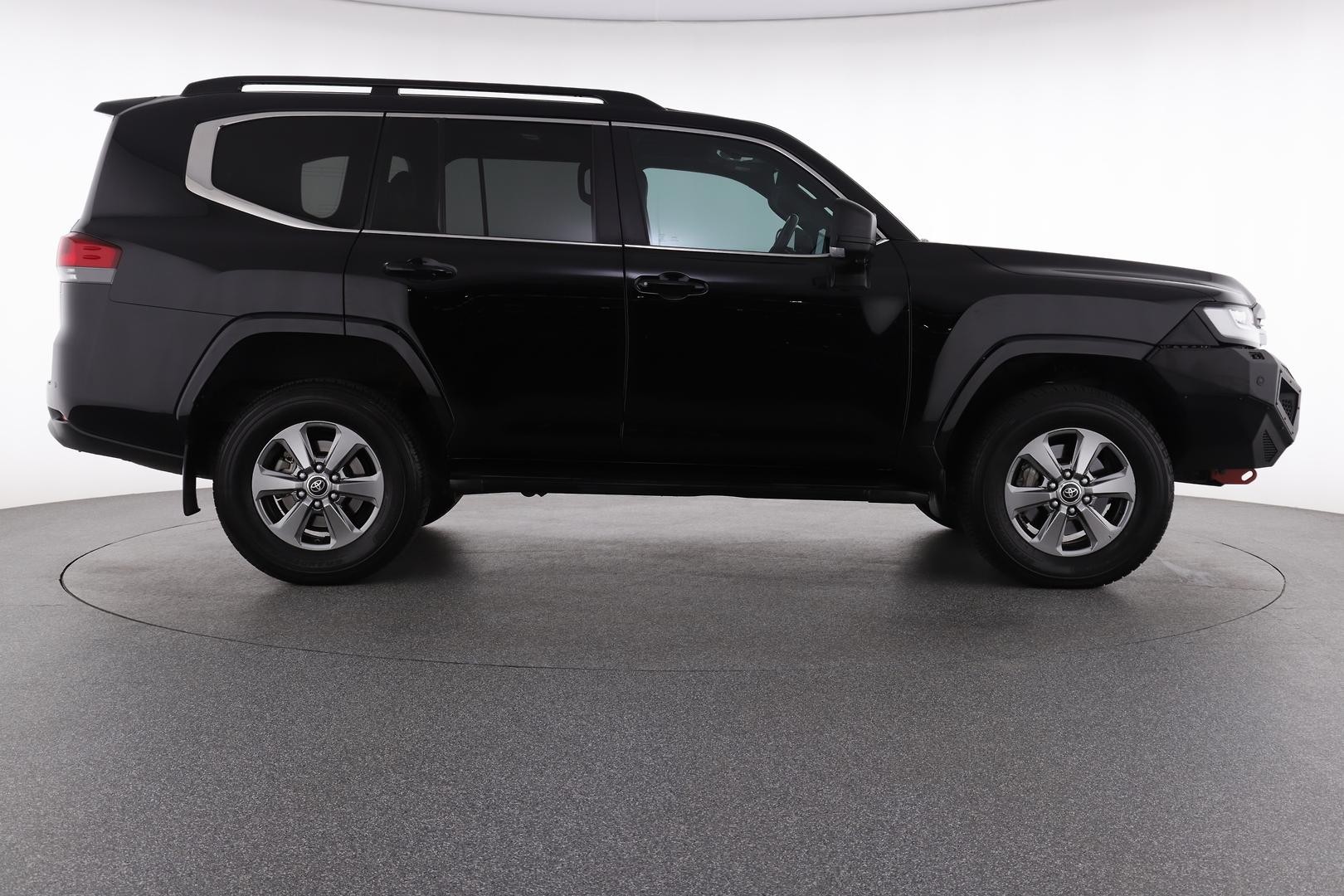 Toyota Landcruiser image 2