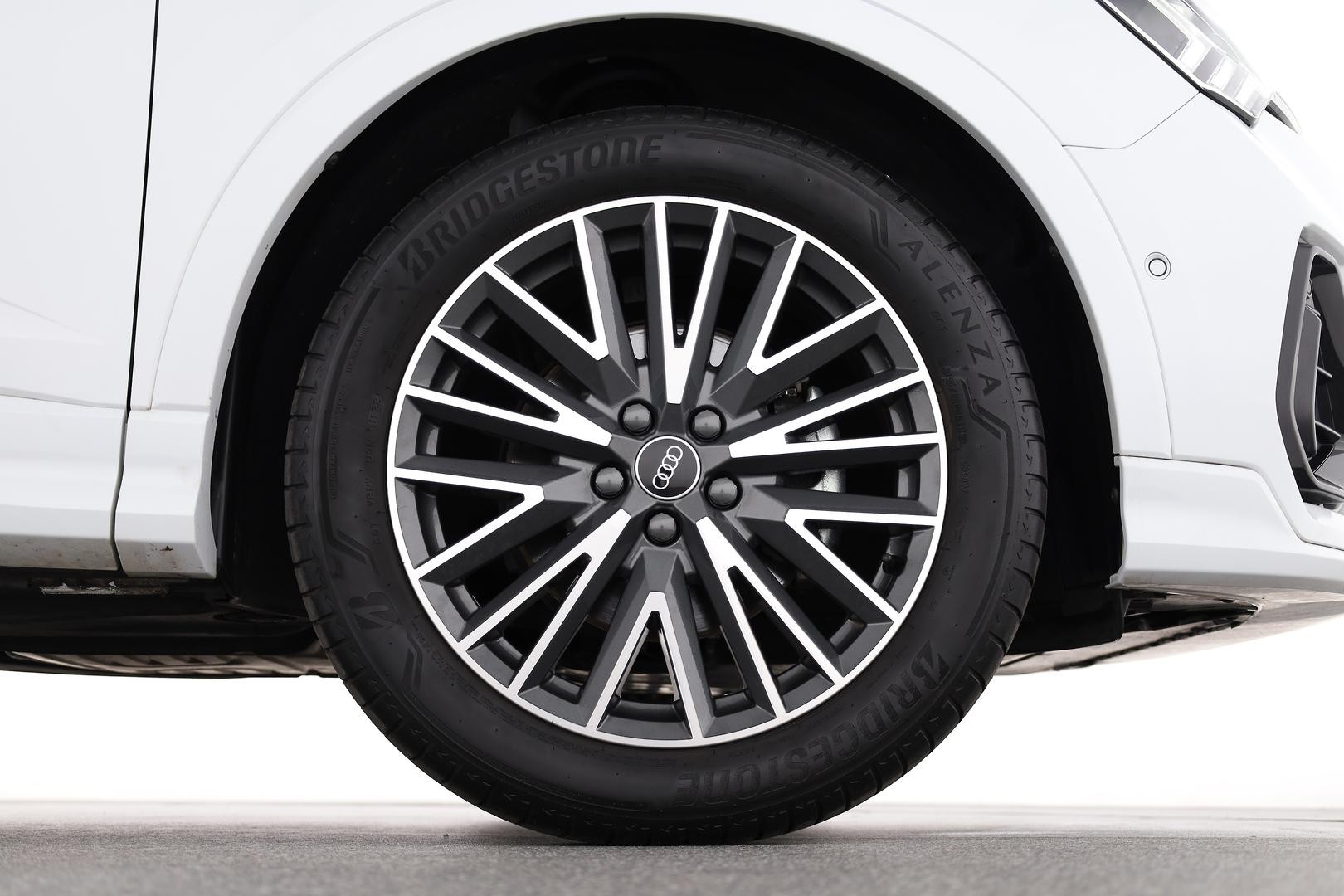 Audi Q3 image 3