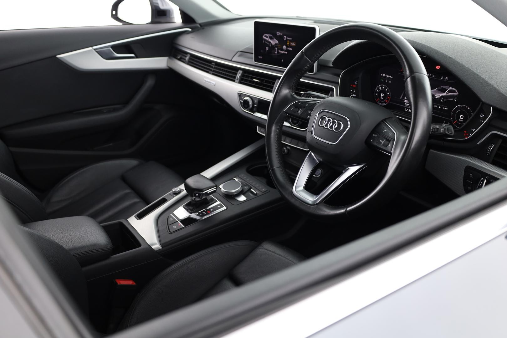 Audi A4 image 4