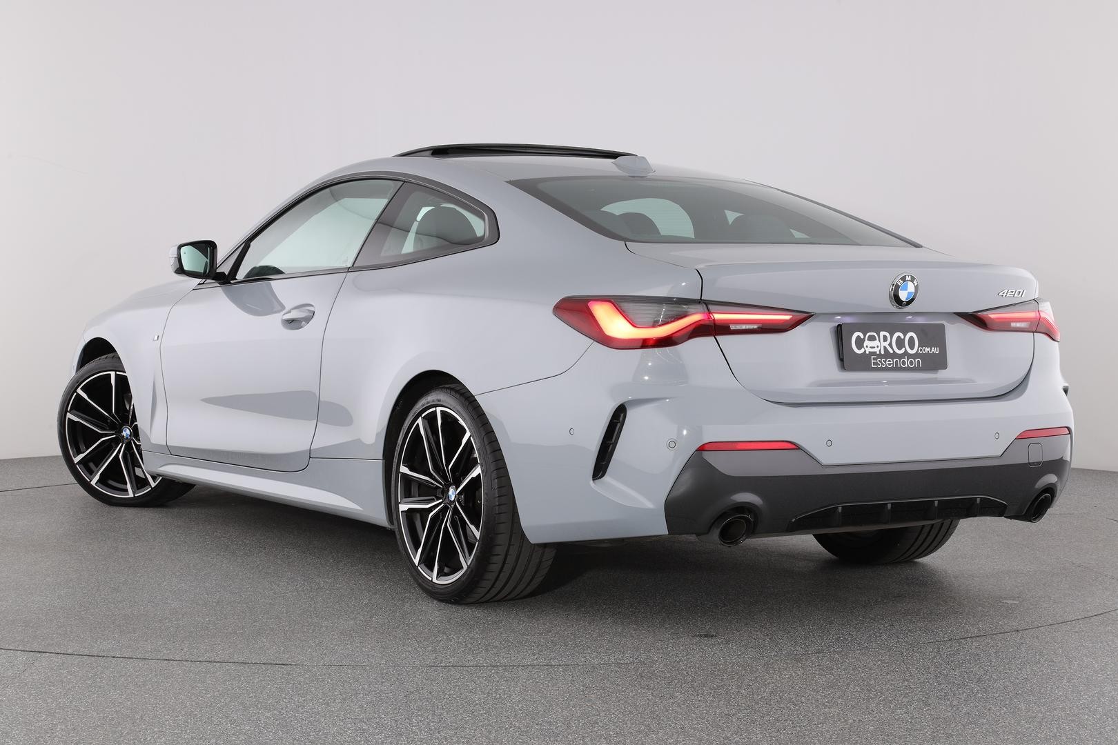 BMW 4 Series image 2