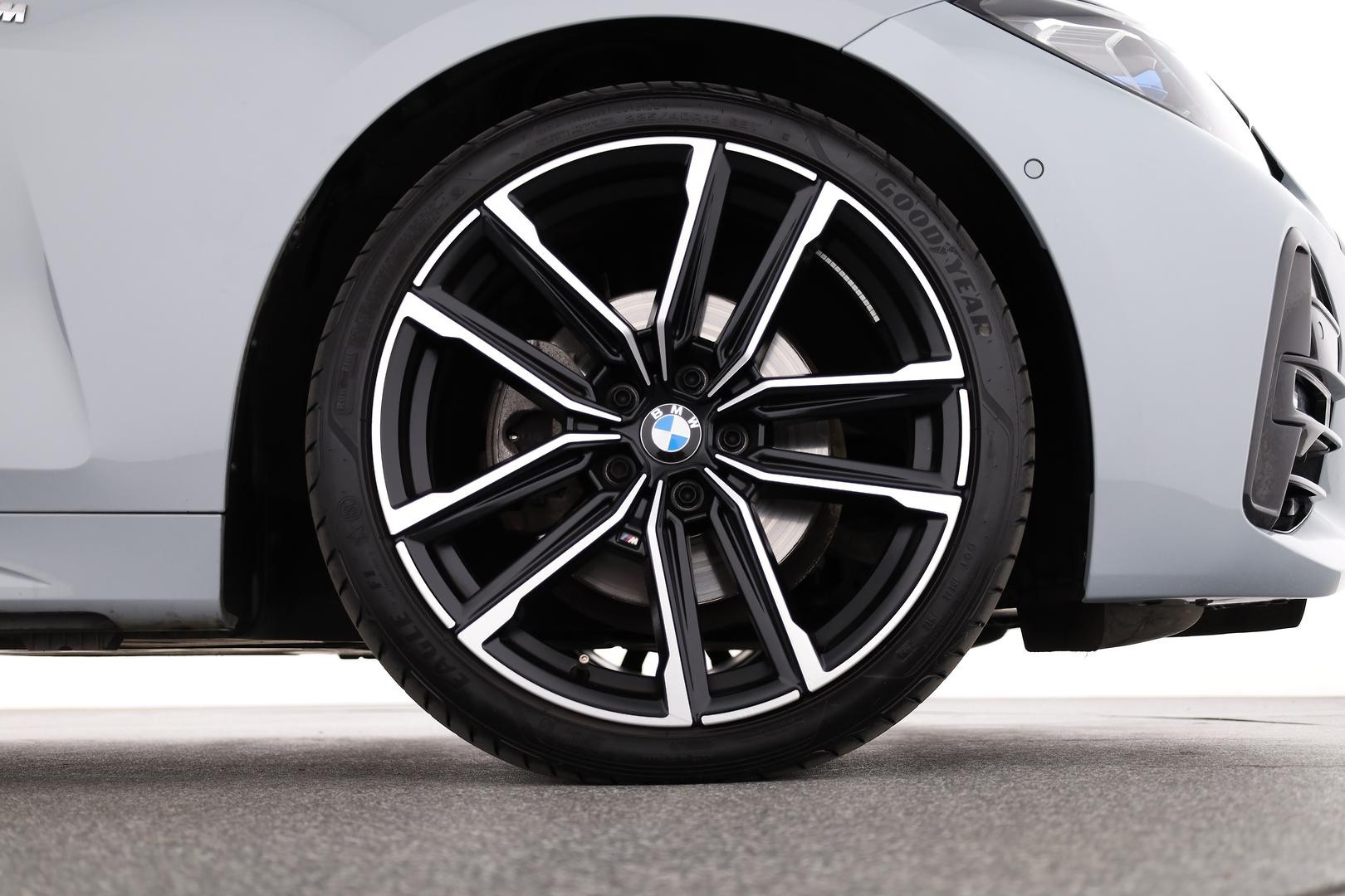BMW 4 Series image 3