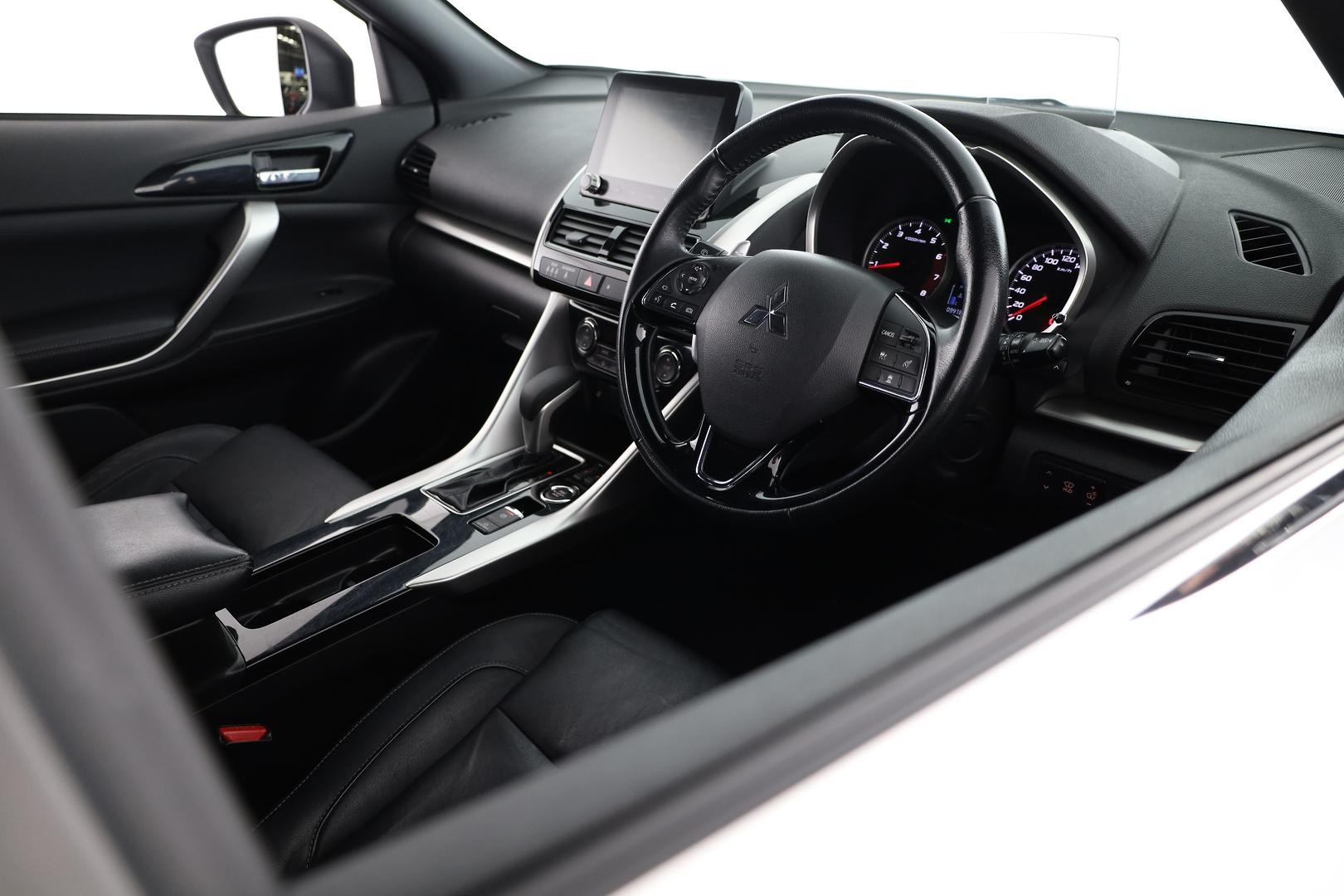 Mitsubishi Eclipse Cross image 4