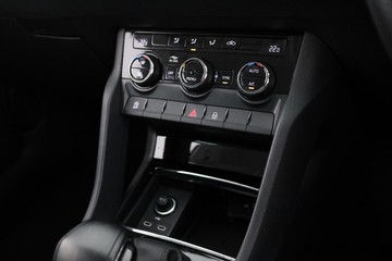 https://dvg-vehicle-assets.s3.amazonaws.com/C002463/erdu3v56ezbnpiidlcpjy0md.jpg