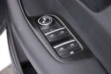 https://dvg-vehicle-assets.s3.amazonaws.com/C002464/90b2hj53py62gsra93utt9r5w.jpg