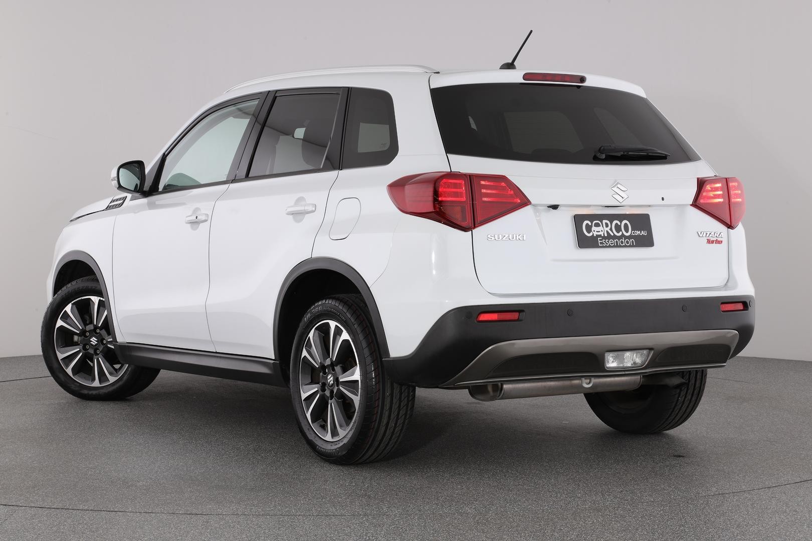 Suzuki Vitara image 2