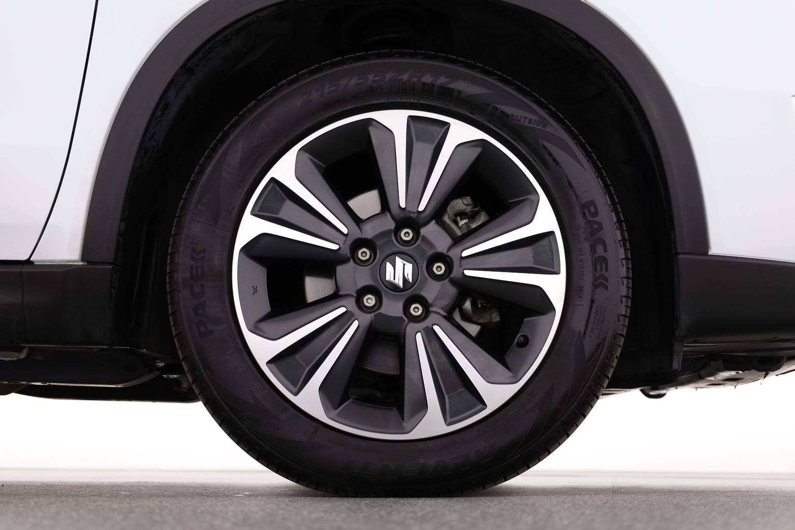 Suzuki Vitara image 3