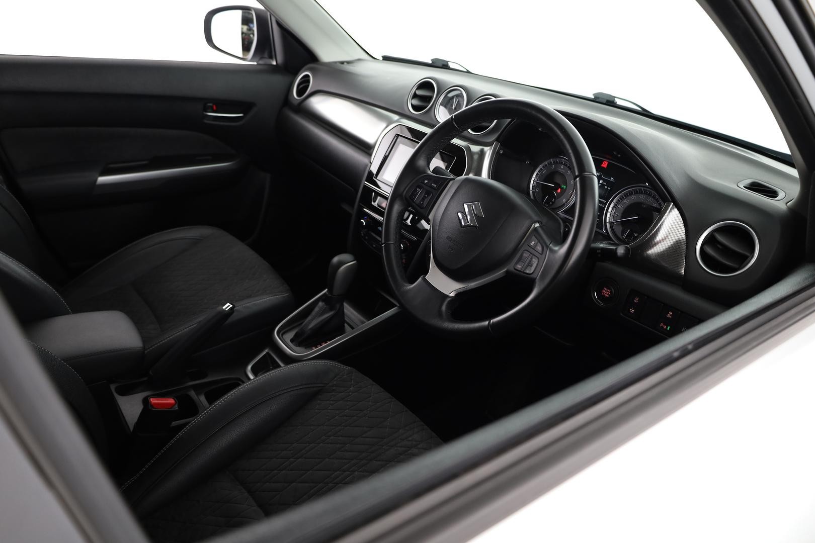 Suzuki Vitara image 4