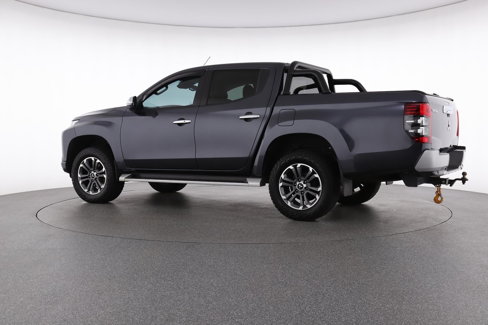 Mitsubishi Triton image 3