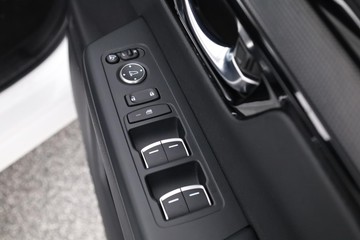 https://dvg-vehicle-assets.s3.amazonaws.com/C002483/1zefr7bnvt4h28xvadpleob6g.jpg