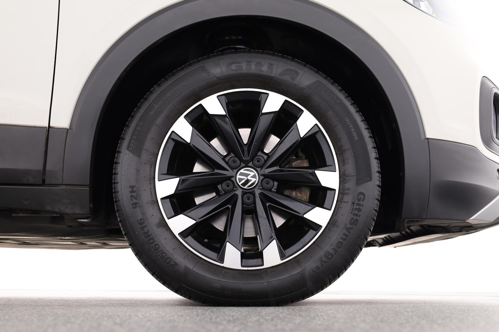 Volkswagen T-cross image 3