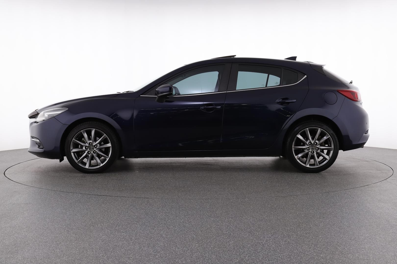 Mazda 3 image 2