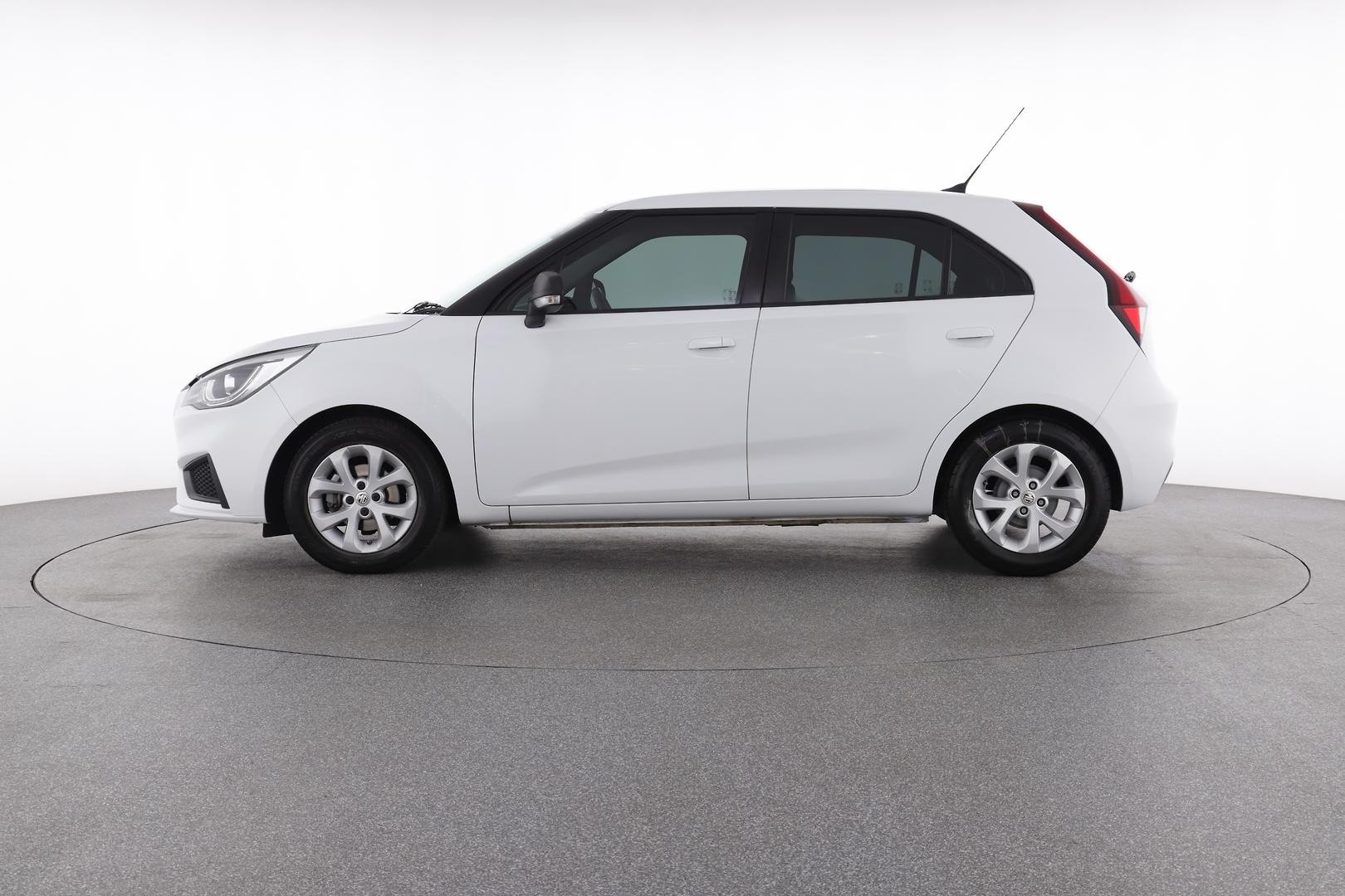 MG Mg3 image 2