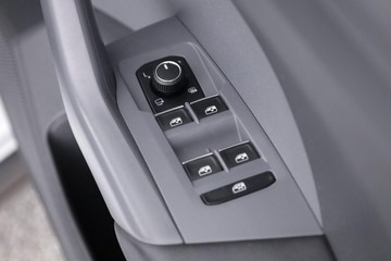 https://dvg-vehicle-assets.s3.amazonaws.com/C002555/elcydlhbe69rlzqimt08844ea.jpg
