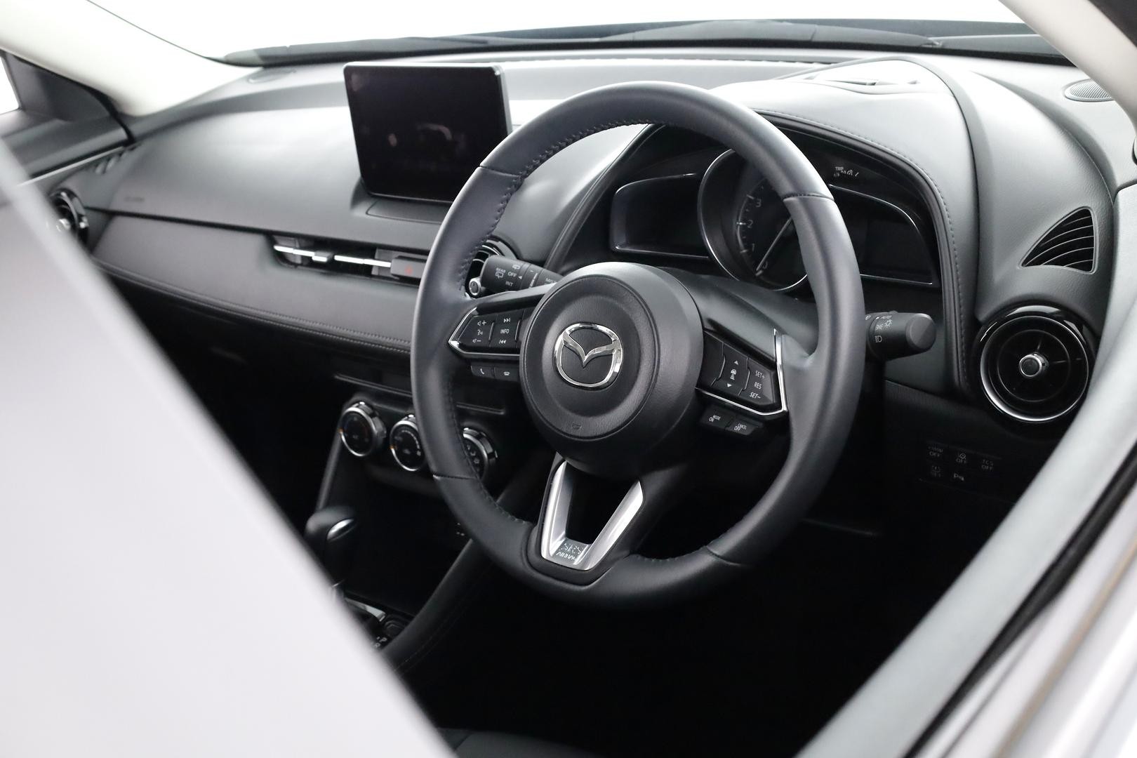 Mazda Cx-3 image 4