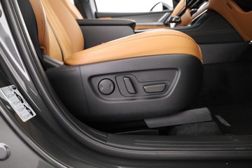 https://dvg-vehicle-assets.s3.amazonaws.com/C002586/1oz7cisnr1jt4kglyl8r8nobi.jpg