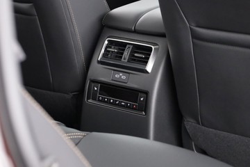 https://dvg-vehicle-assets.s3.amazonaws.com/C002589/cwk0jrhxjipu7pnj1l97jwxst.jpg