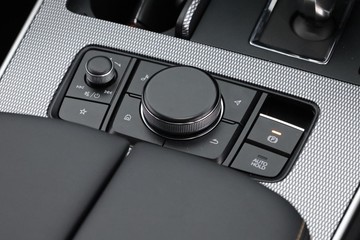 https://dvg-vehicle-assets.s3.amazonaws.com/C002615/crwg1tq5q8diajg7peoe3no6s.jpg