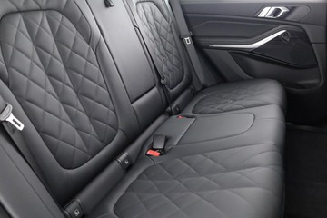 https://dvg-vehicle-assets.s3.amazonaws.com/C002653/4lo6gjncebpeyz8i3ezq7wzuv.jpg