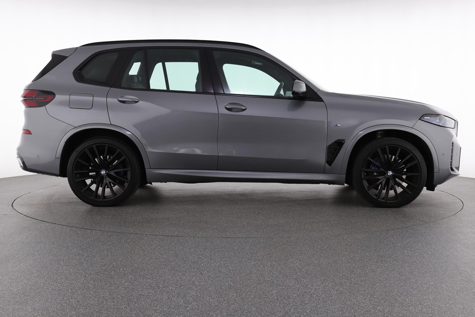 BMW X5 image 2