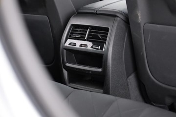https://dvg-vehicle-assets.s3.amazonaws.com/C002653/bveyxlzg8dryepwhxef8fbbou.jpg