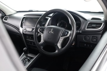 https://dvg-vehicle-assets.s3.amazonaws.com/C002698/56hs2psqvjzxp95qa7vk2165v.jpg