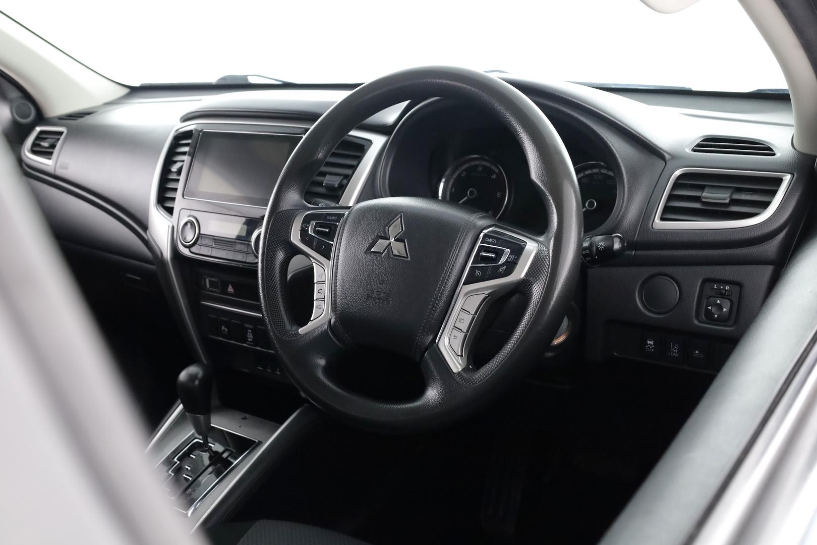 Mitsubishi Triton image 4