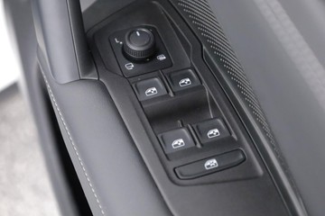 https://dvg-vehicle-assets.s3.amazonaws.com/C002715/4gayl51u7tzgj7tpeb1oag7pv.jpg