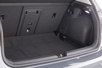 https://dvg-vehicle-assets.s3.amazonaws.com/C002717/1qe9qloxoq5bz16r3rb07k67o.jpg