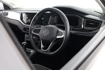 https://dvg-vehicle-assets.s3.amazonaws.com/C002722/bdhwmqmcefffcyjvv0dj0vy2p.jpg