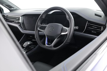 https://dvg-vehicle-assets.s3.amazonaws.com/C002723/12c99buuqix0fr67zrxc7y514.jpg