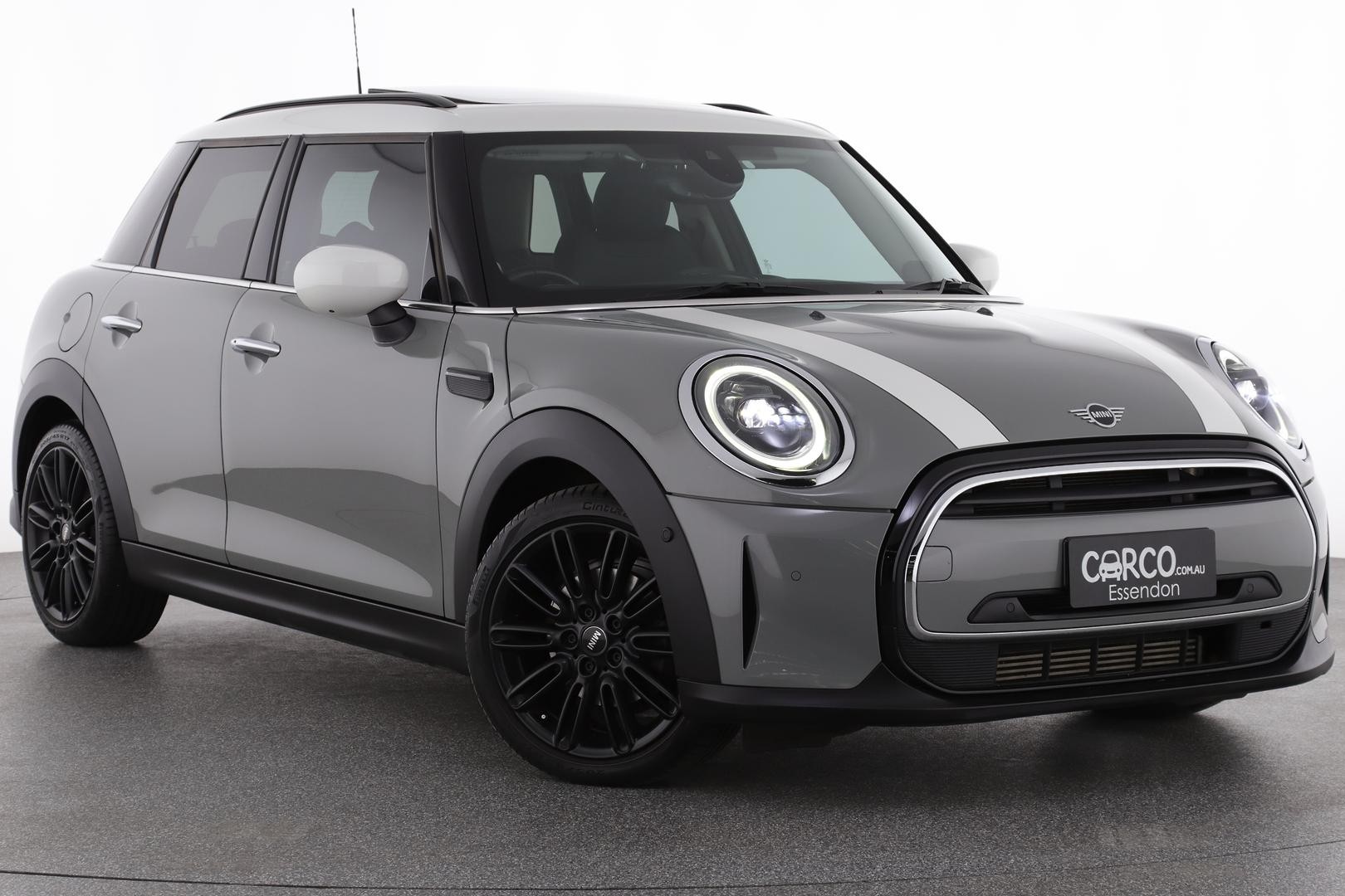 Mini Hatch image 1