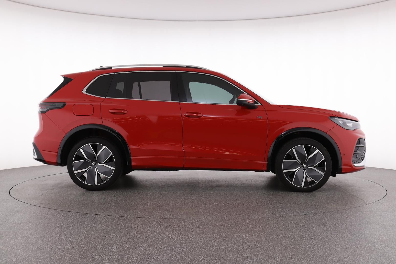 Volkswagen Tiguan image 2