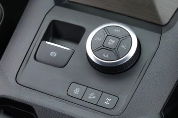https://dvg-vehicle-assets.s3.amazonaws.com/C002742/12uw5wyvoms9e455v4u0gv0co.jpg