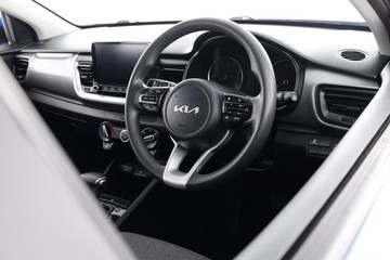 https://dvg-vehicle-assets.s3.amazonaws.com/C002753/9ag8hqanrrsiowsk2gbru95kx.jpg