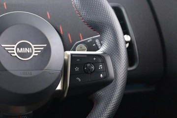 https://dvg-vehicle-assets.s3.amazonaws.com/C002761/9xy3f4ey2iiy29qtr13k6e664.jpg