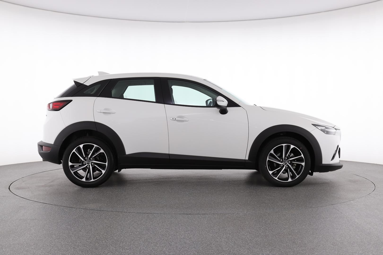 Mazda Cx-3 image 2