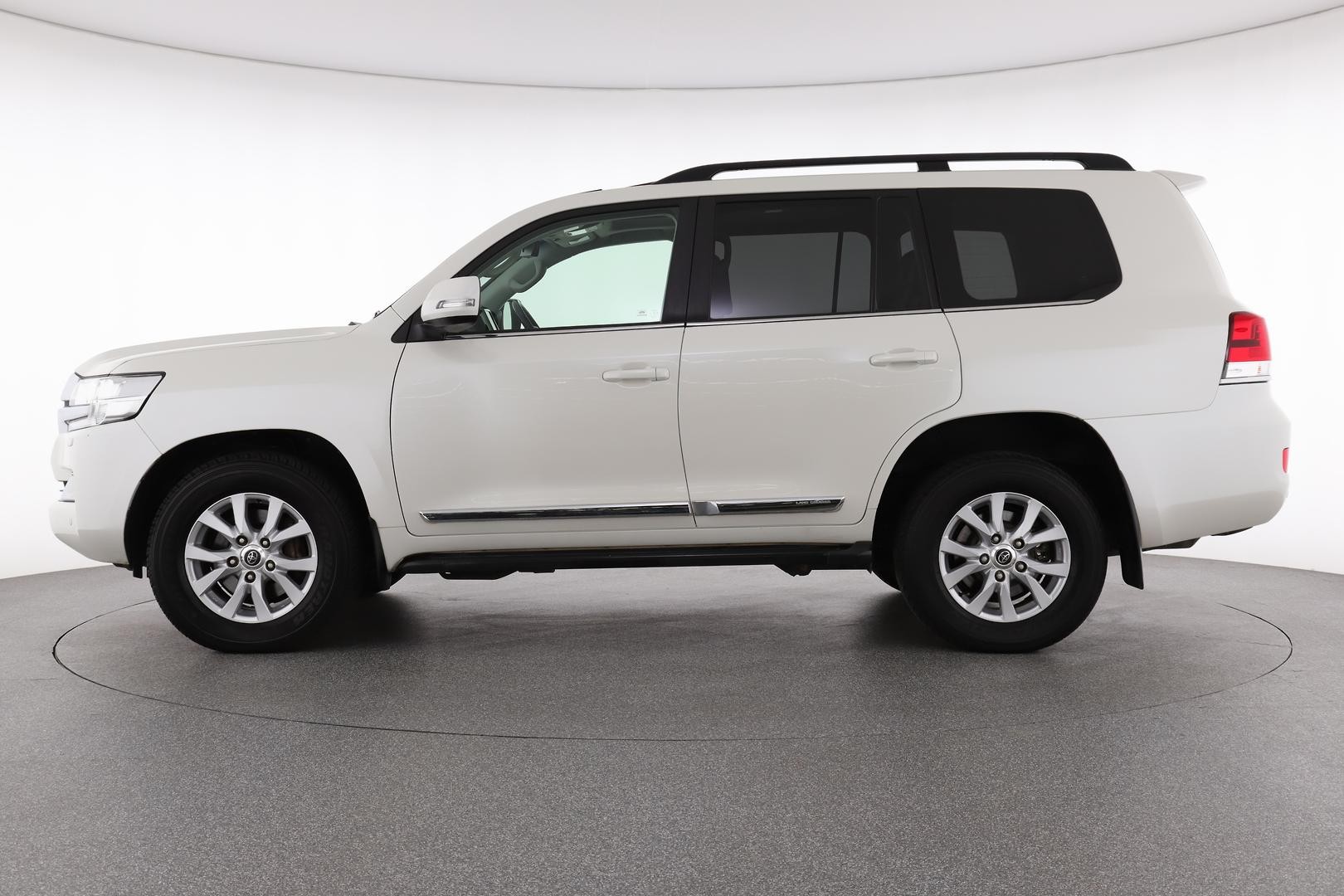 Toyota Landcruiser image 3